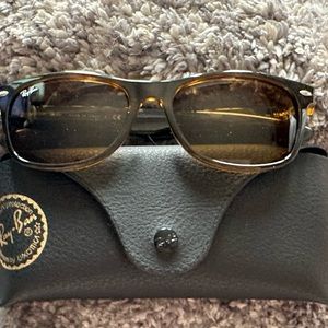 NWOT Ray-Ban Tortoiseshell Nee Wayfarer Sunglasses